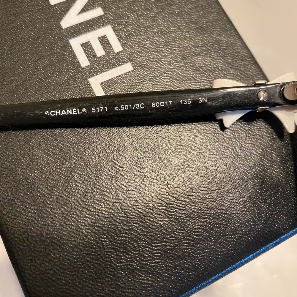 Chanel sunglasses - Picture 9 of 11